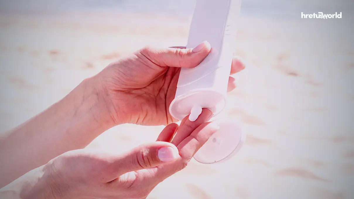 শীতকালে কি সানস্ক্রিন ব্যবহার করতে হবে? 2 sunscreen cream